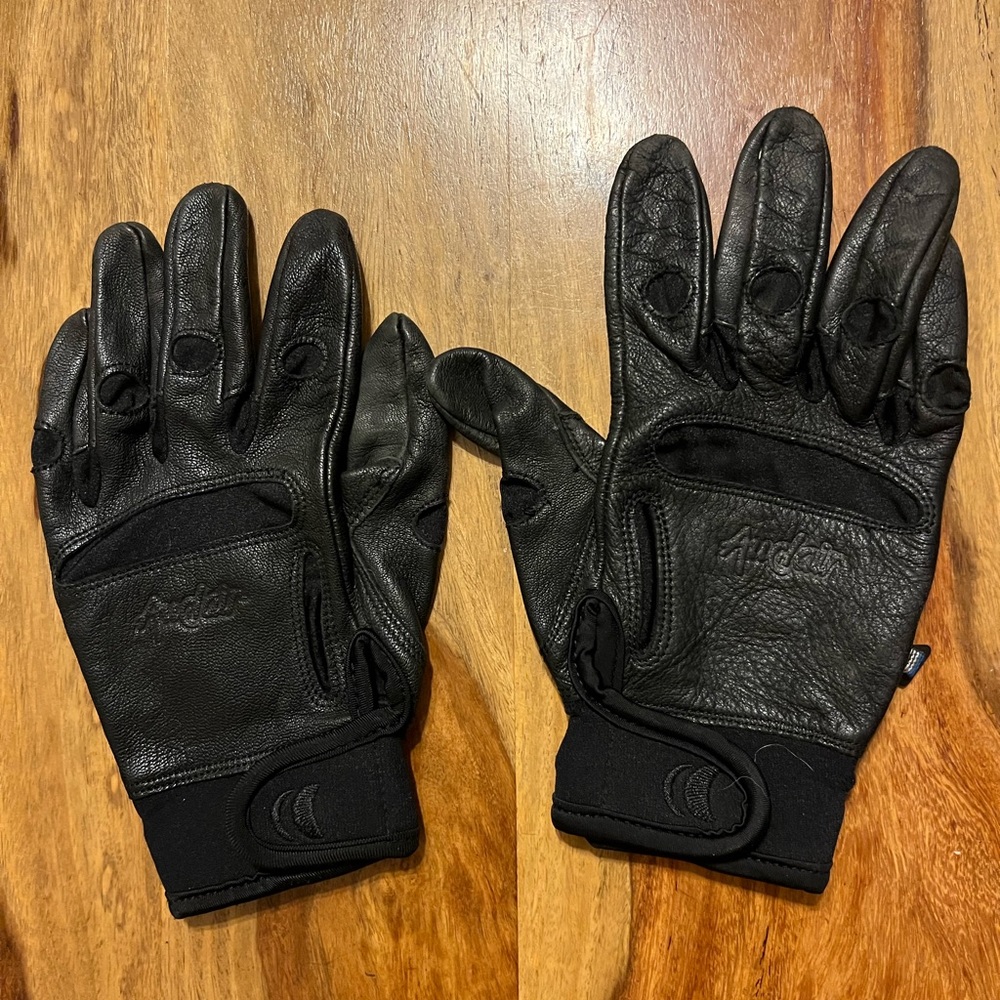 Motorcycle leather gloves size M by Auclair